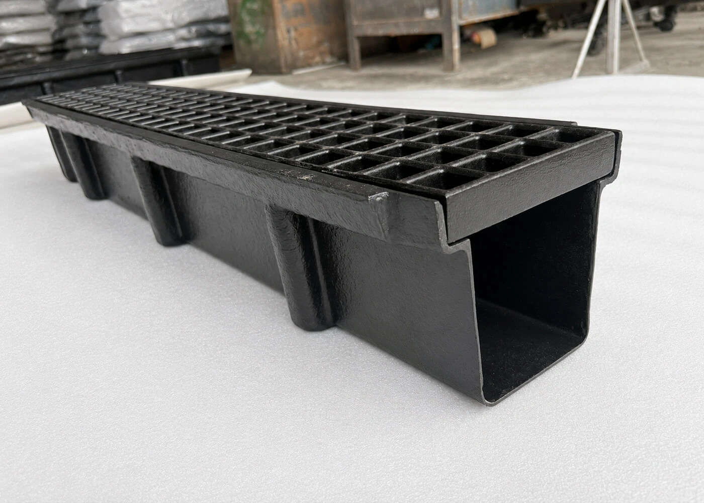 drain-channels-with-grating-gully-cover
